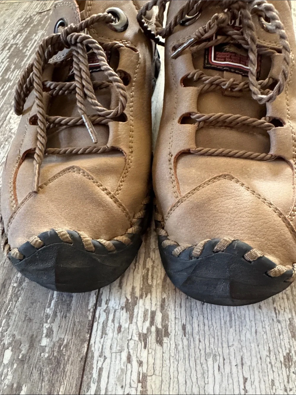 Men's Casual Lace-Up Derbys in Light Brown